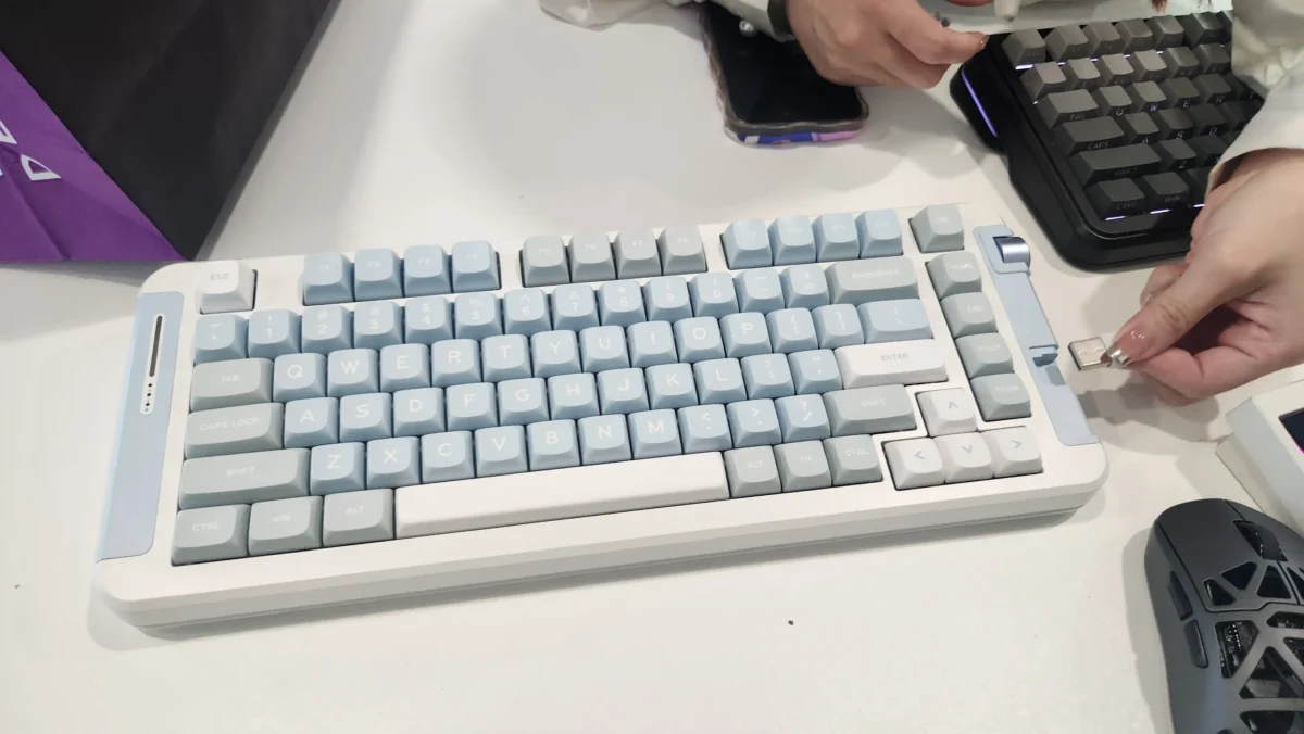 mchose teclado branco azul eletrolar show 2024